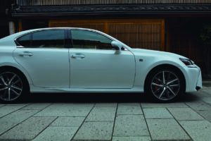 レクサスとにし茶屋街