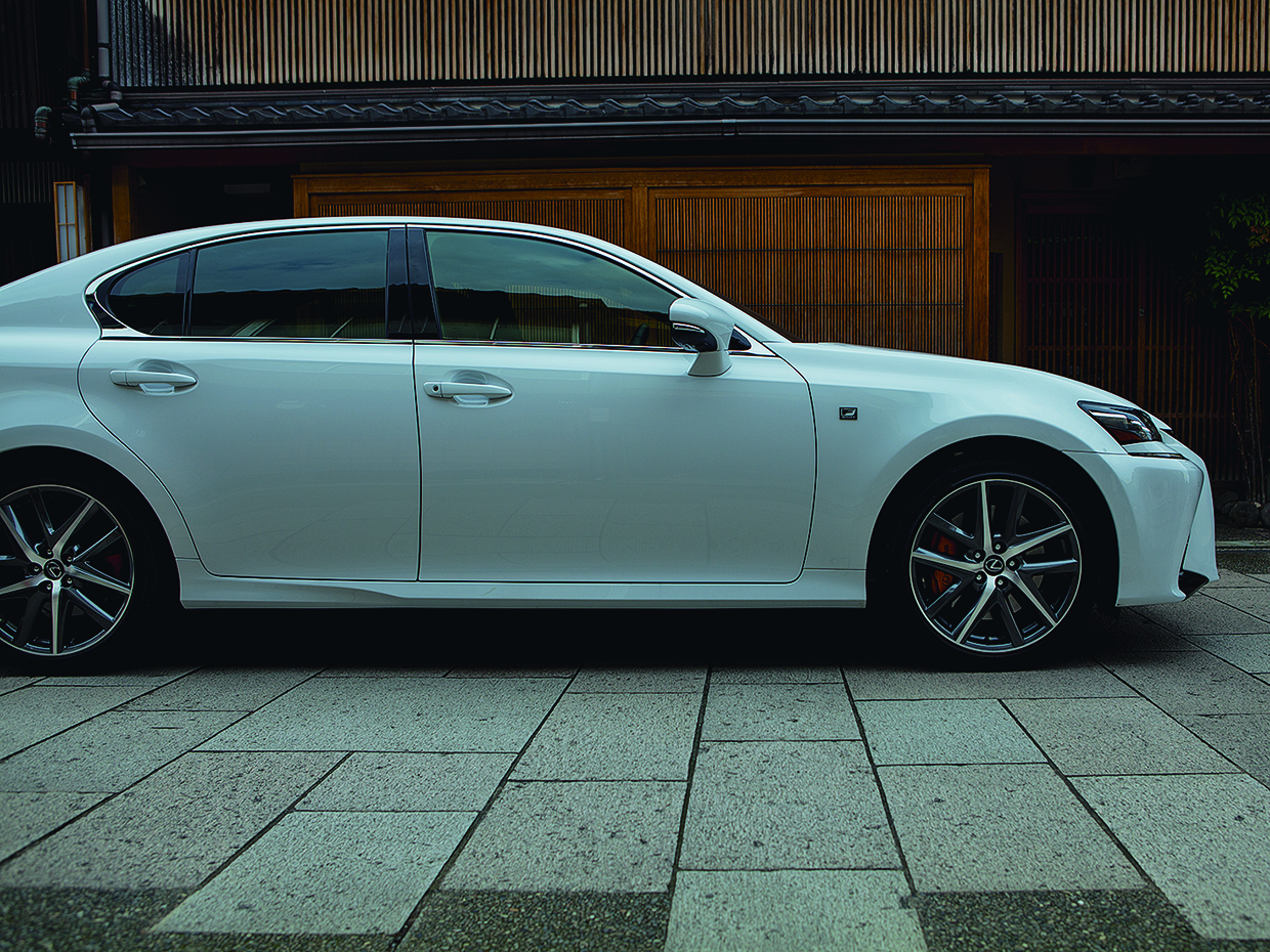 レクサスとにし茶屋街