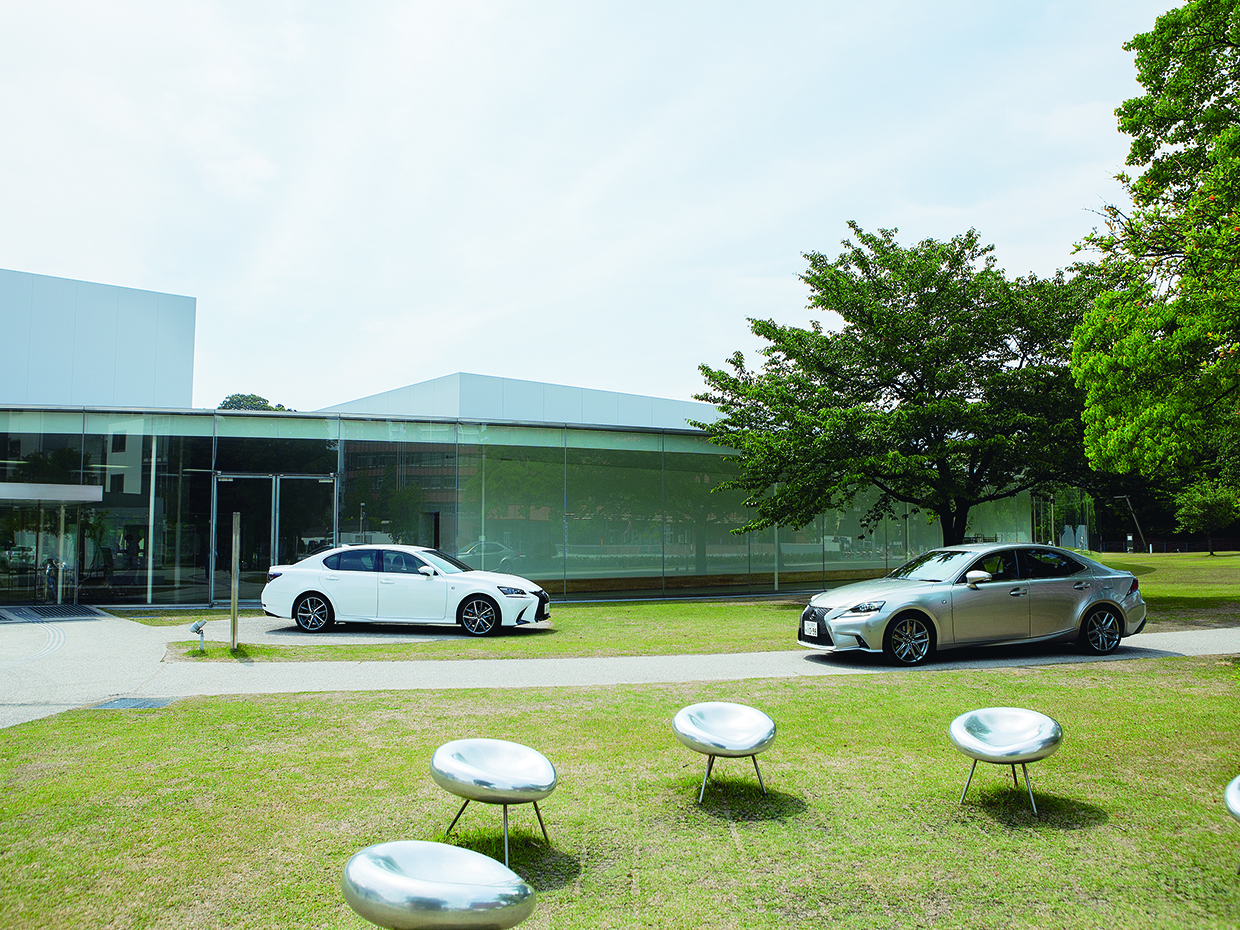 レクサスと金沢21世紀美術館
