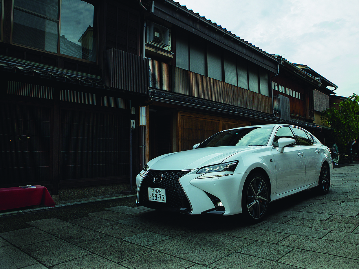 レクサスとにし茶屋街