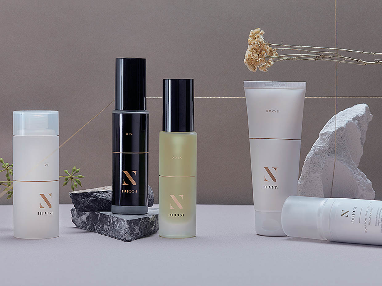 フランス・コルシカ島のリゾートホテル「グランドホテル・ド・カラロッサ」との10年来の交流が実り、今夏から導入したエステ粧材「ヌッカ 」