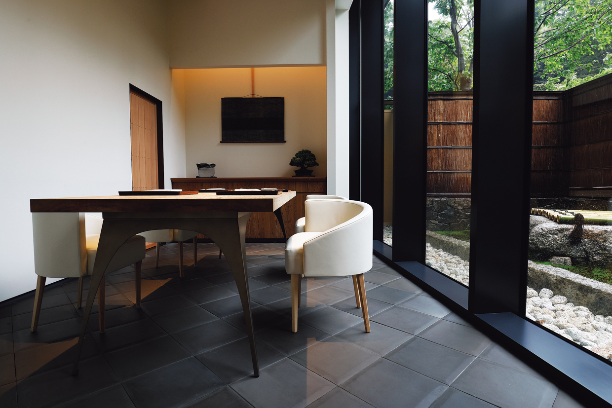 日本料理かんだ（個室）。シンプルな中にも優美さを備えた空気をつくる