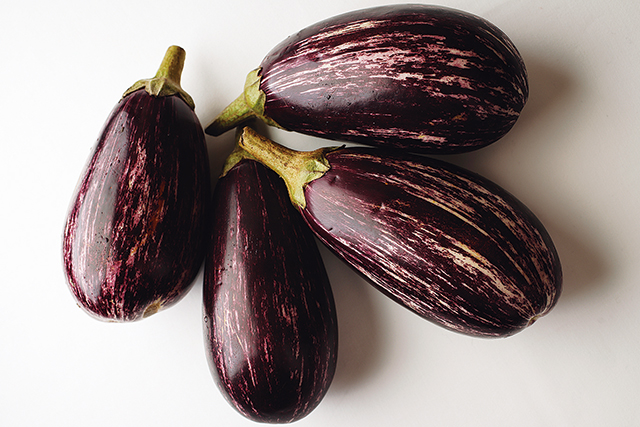 イル&nbsp;プレージョ、千葉県の「エコファームアサノ」から仕入れたシチリアなす