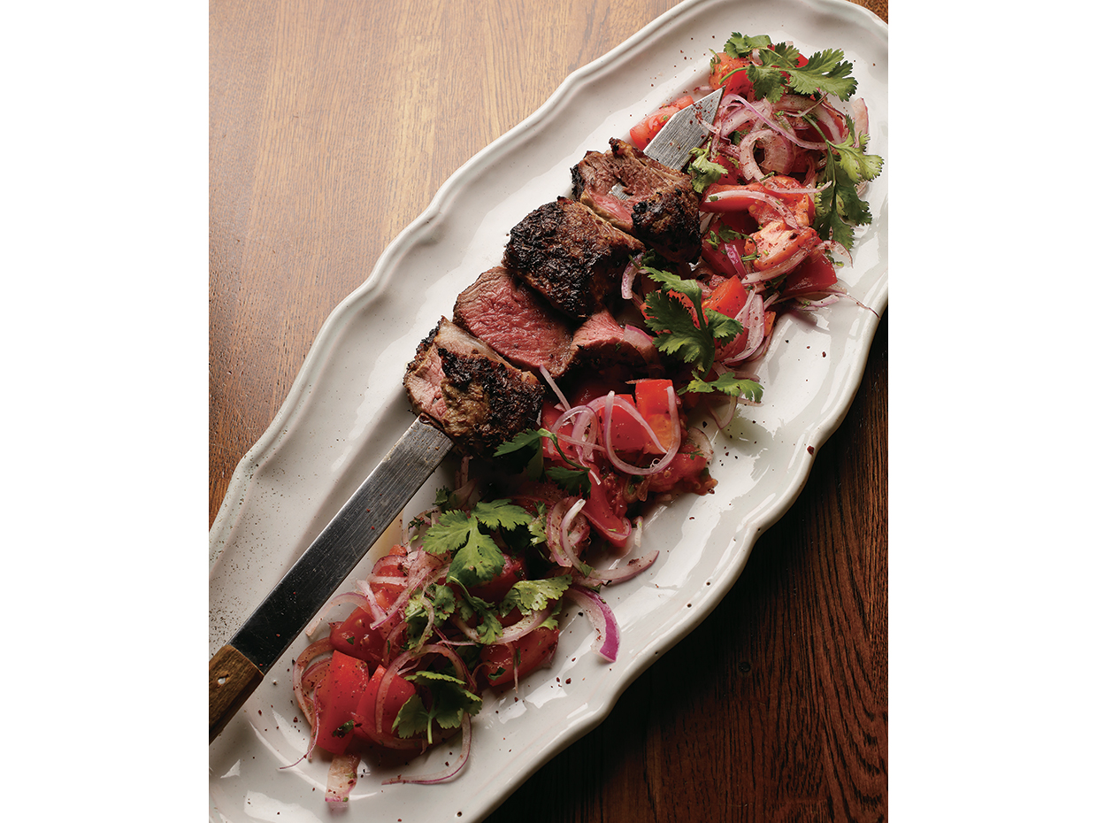 「マルディ&nbsp;グラ」フランス産の仔羊の串焼き