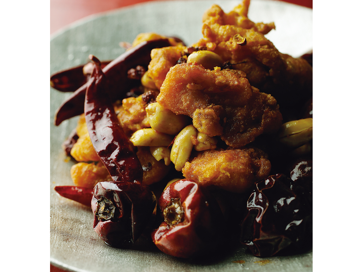 4000&ensp;Chinese&ensp;Restaurant&ensp;南青山、徳島県産阿波尾鶏のもも肉四川の香り炒め