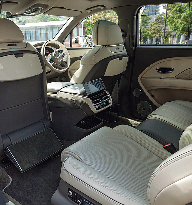 ベントレー&emsp;ベンテイガ&nbsp;EWB&nbsp;アズール。シート温度を自動調整