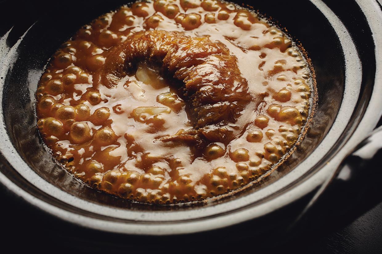 新富町&ensp;湯浅。フカヒレの姿煮