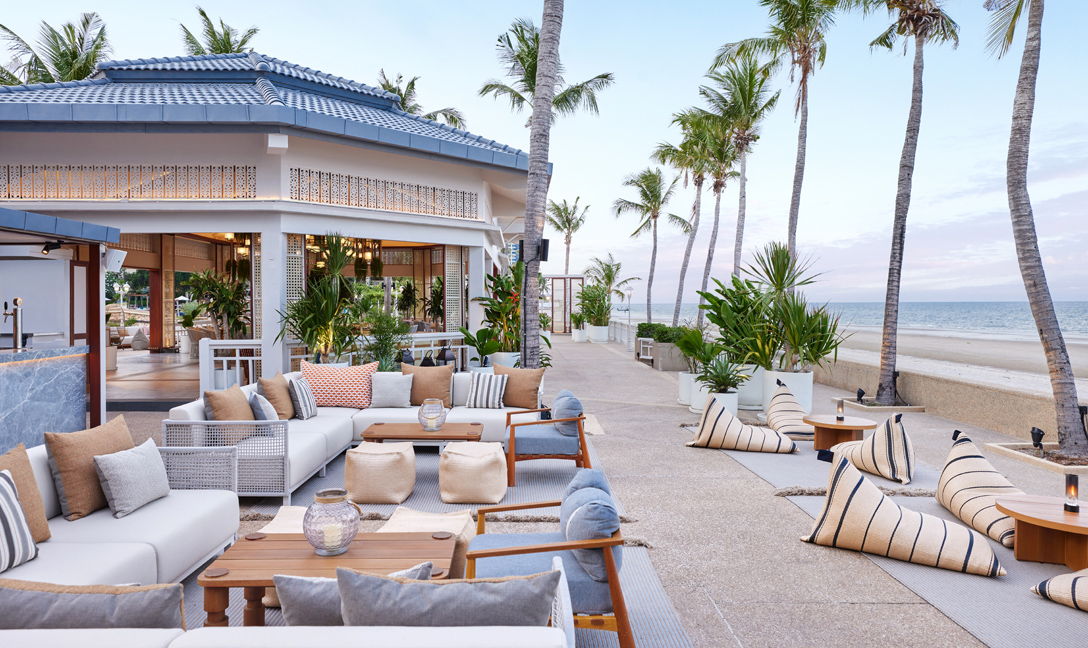 デュシタニ ホアヒン、王室ご用達のビーチリゾートには和みの田園も