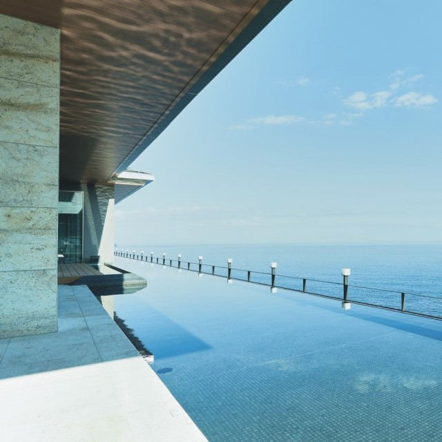 水天一碧の情景が心を満たす宿