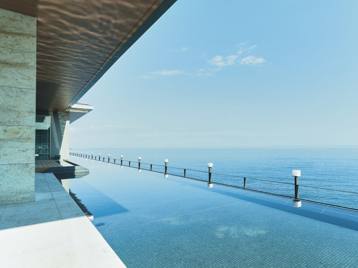 水天一碧の情景が心を満たす宿、熱海・伊豆山 佳ら久