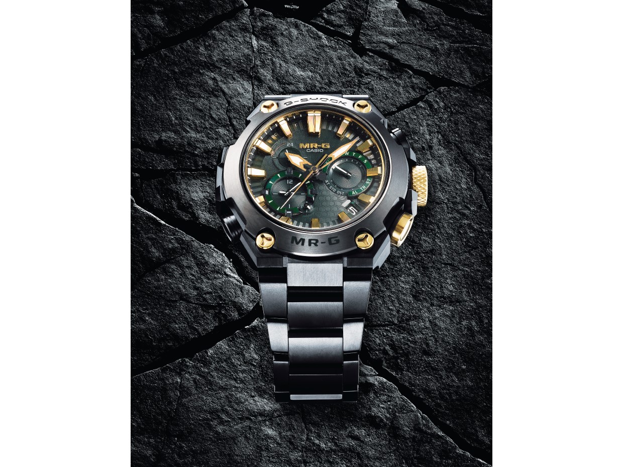 威厳に満ちた鐵色で刻む時、カシオ