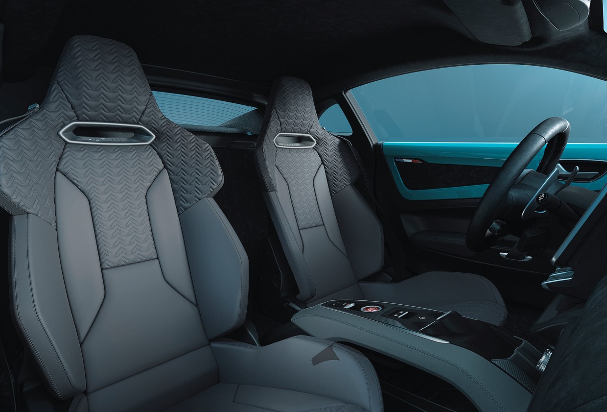 スポーツカーと暮らす、アルピーヌ