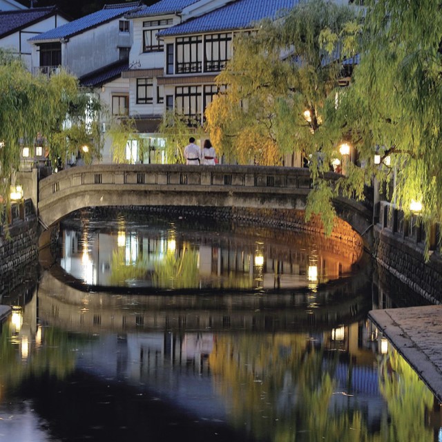 歴史ある温泉が心と体を癒やす街