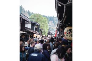 天領 飛騨高山荘厳な空気が流れる東山寺町