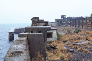 長崎喜遊曲 豊饒と冒険と近代日本、その栄華の「証言者」 軍艦島