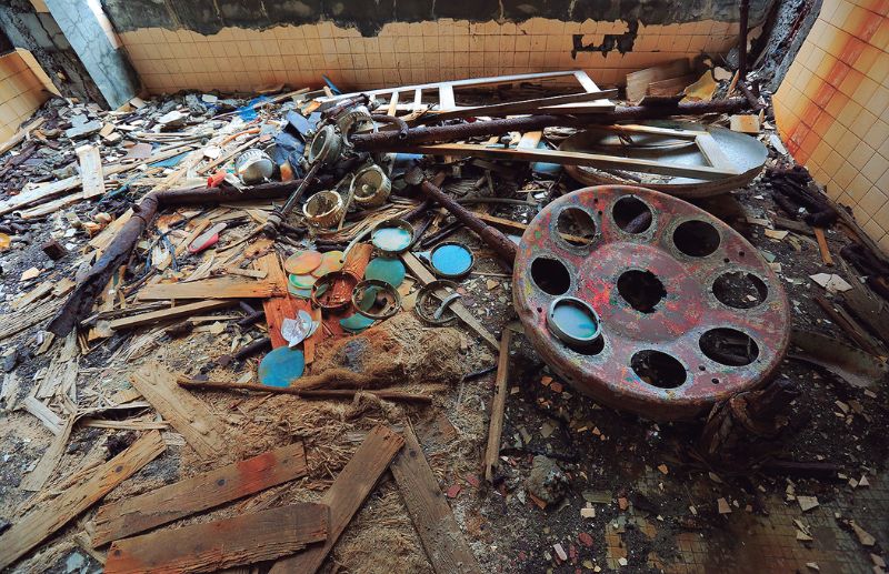 長崎喜遊曲 豊饒と冒険と近代日本、その栄華の「証言者」 軍艦島