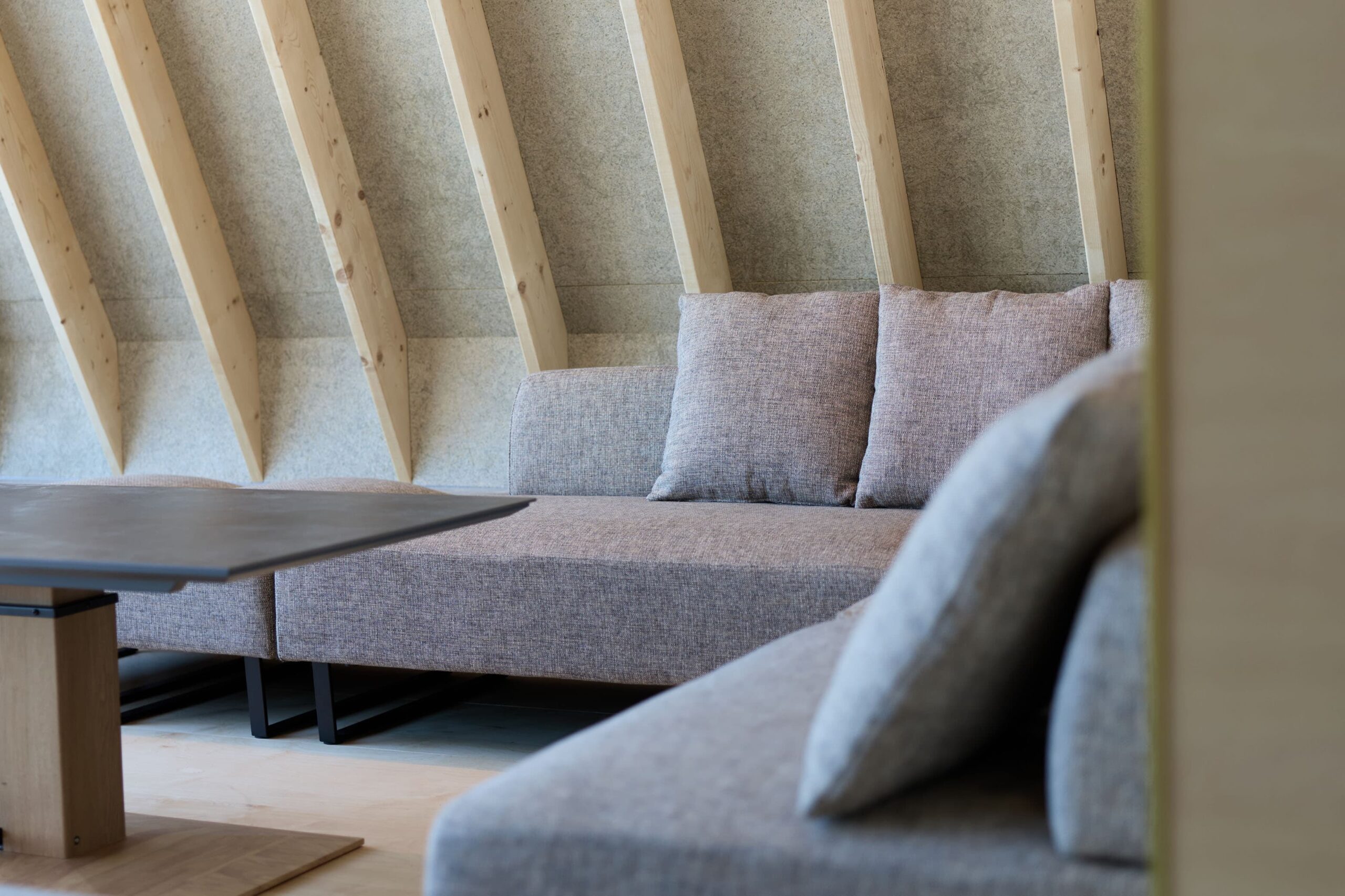 青木湖の静寂に身を委ねる「Lakeside villa SUI HAKUBA」の圧倒的非日常