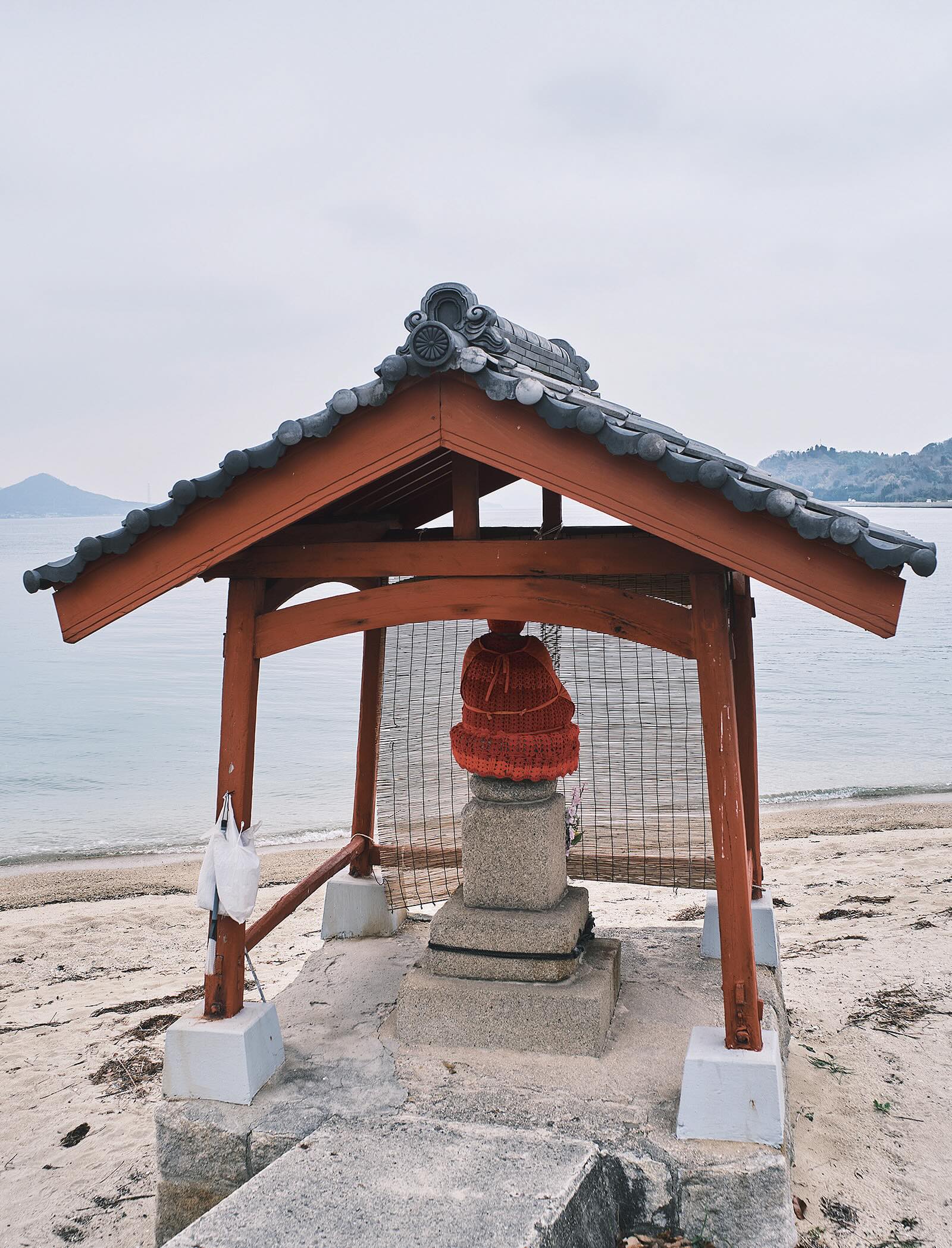 瀬戸内の春、凪を往く