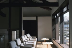 瀬戸内の春、凪を往く