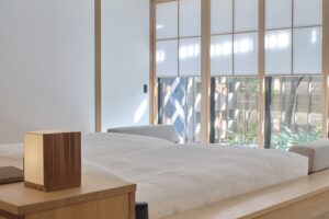 瀬戸内の春、凪を往く