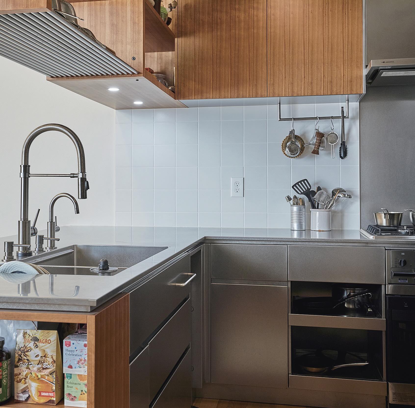 自分らしさを映し出すオーダーキッチン｜MEISDEL