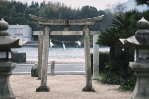 瀬戸内の春、凪を往く