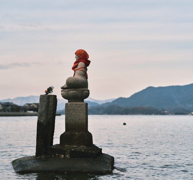 瀬戸内の春、凪を往く