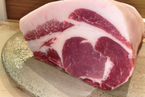 眞杉大介　1トンのとんかつ、その向こう側へ