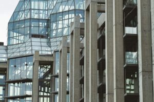 The City of the Canal　オタワ、運河と建築の旅